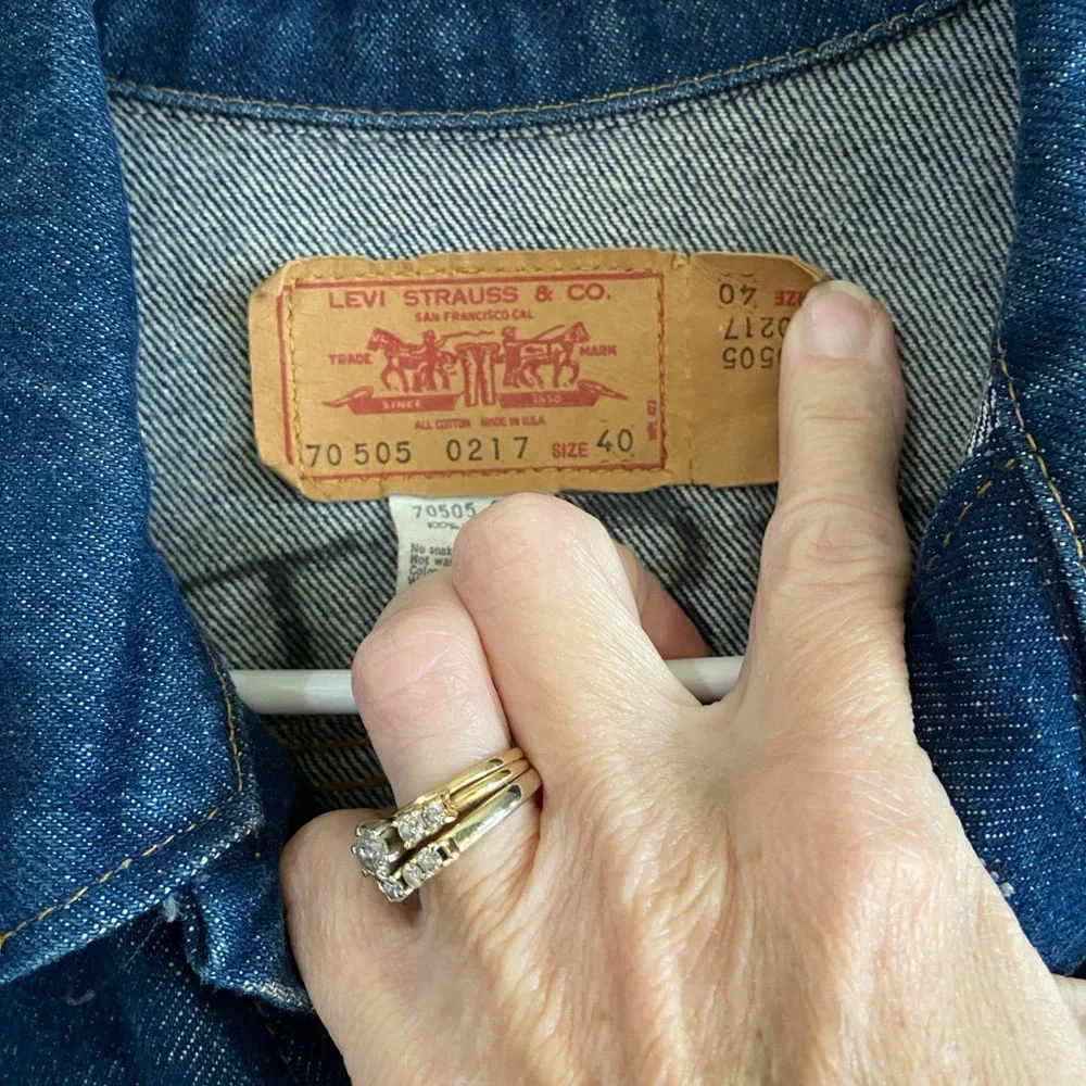 Men’s Dark Blue Denim Jacket by Levi Brand. - Picture 4 of 16